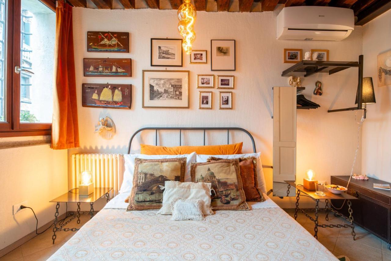 Casa Manina Sul Ponte - Your Private Canal View Венеция Экстерьер фото